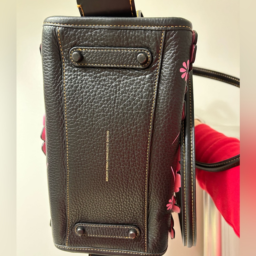 COACH 1941 Rogue 25 with Tea Rose Applique Black Pink Pebble Leather 87065 - Picture 6 of 15